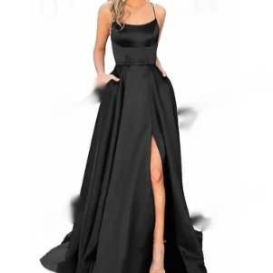 Solid Color Long Slimming Fashion Bridesmaid Dress - Image 6